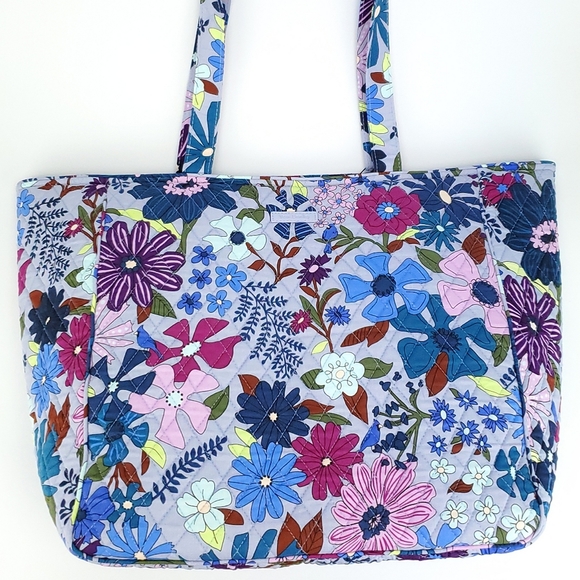 Vera Bradley Handbags - 🎉HP~5/31/22🎉 Vera Bradley Grand Tote 2.0 in Bengal Lily New Spring 2022